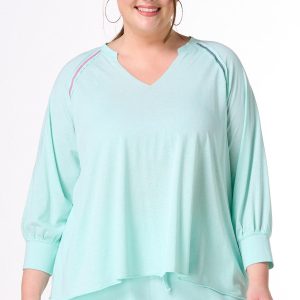 Plus Size Solid Contrast Stitch Tee