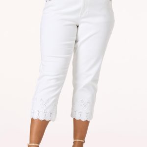 Plus Size Scallop Hem Cropped Jeans