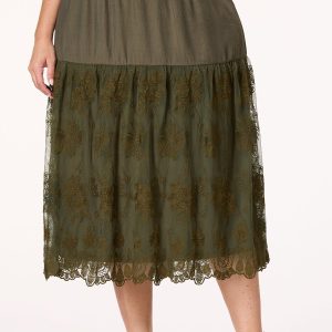 Plus Size Contrast Mesh Embroidered Skirt