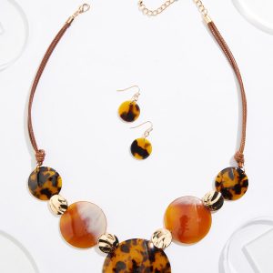 Lucite Animal Circle Necklace Set