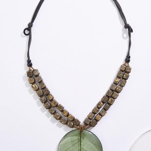 Green Leaf Round Lucite Pendant Necklace